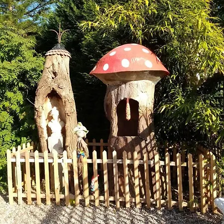 Maison De 2 Avec Piscine Partagee Terrasse Et Wifi A 別荘