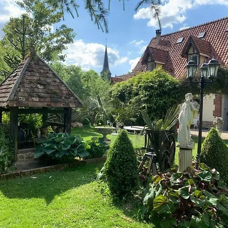 Maison De 2 Avec Piscine Partagee Terrasse Et Wifi A 別荘 *