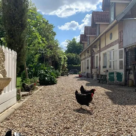 Maison De 2 Avec Piscine Partagee Terrasse Et Wifi A 別荘
